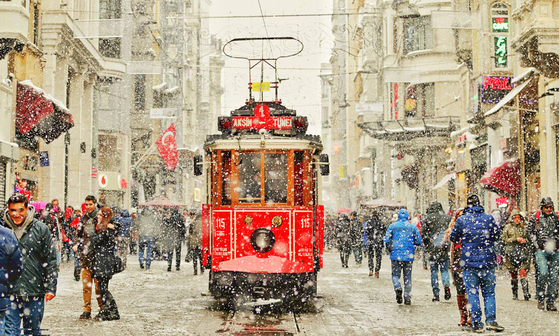 خیابان-استقلال-استانبول