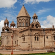 کلیسای اچیمیادزین در ارمنستان